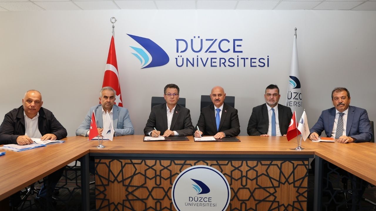 Düzce Üniversitesi’nde Toplu İş Sözleşmesi İmzalandı