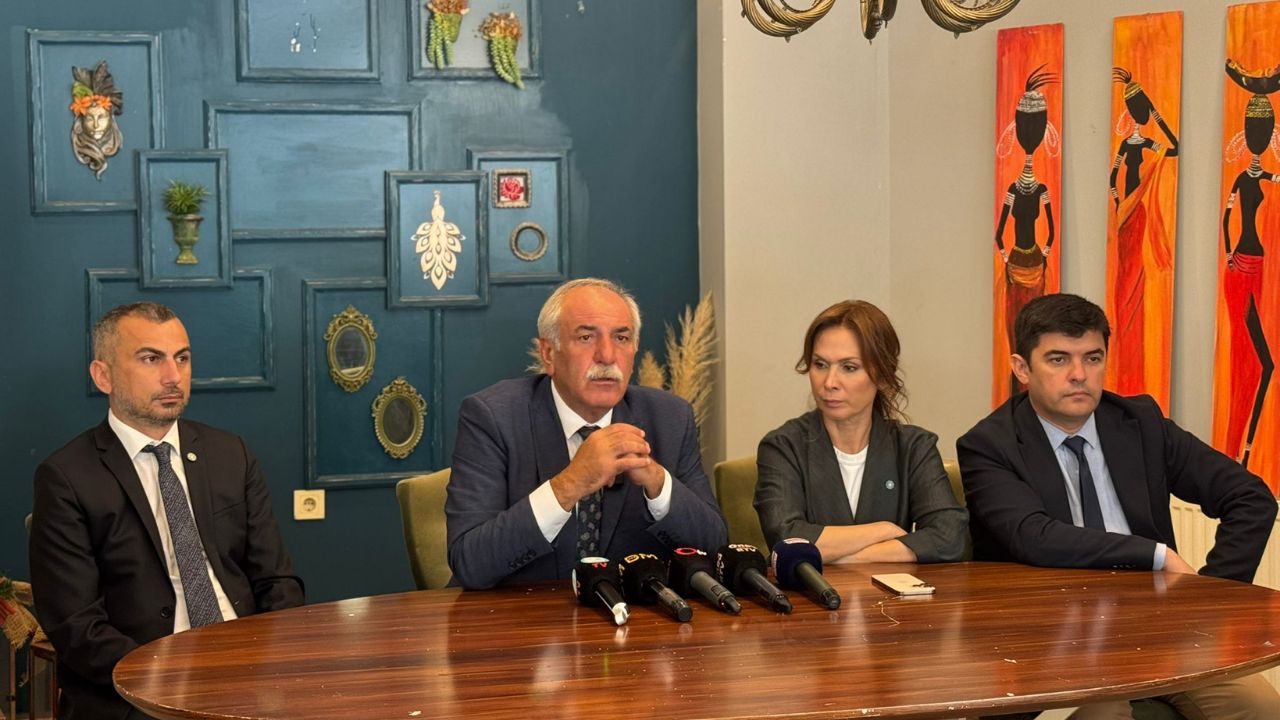 İYİ Parti Heyeti Düzce’de ”Seçim İçin Değil, Türk Milletini Uyandırmak İçin Geldik”