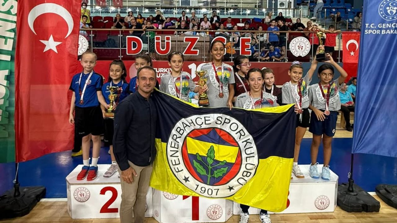 Minikler Masa Tenisi Şöleni Düzce’de Tamamlandı