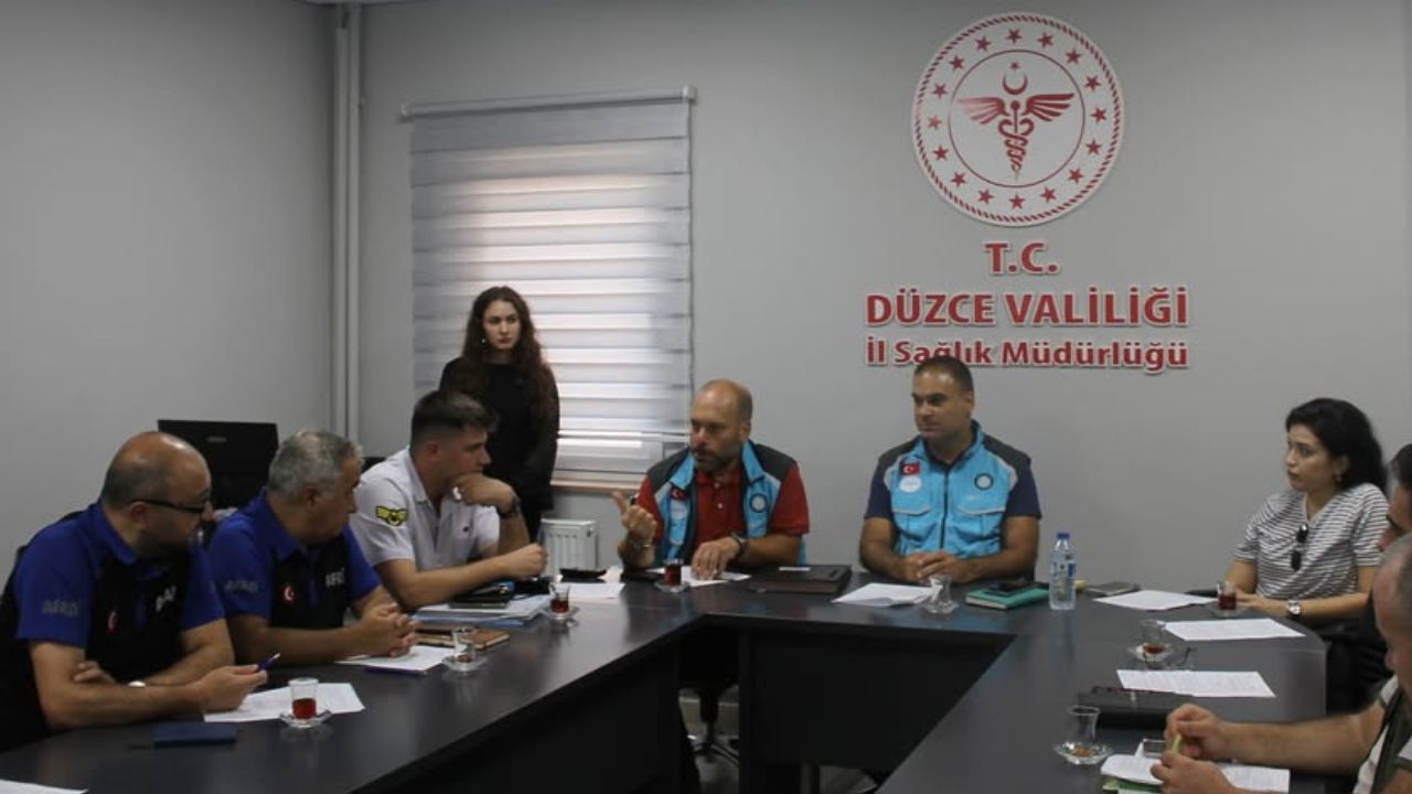 Düzce’de Afetlere Hazırlık İçin TAMP Masa Başı Tatbikatı Gerçekleştirildi