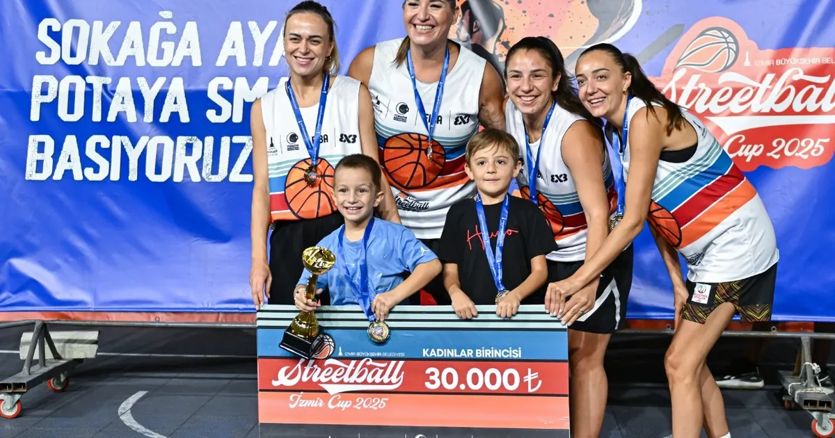 3×3 Streetball İzmir Cup 2025’te ödüller sahiplerini buldu