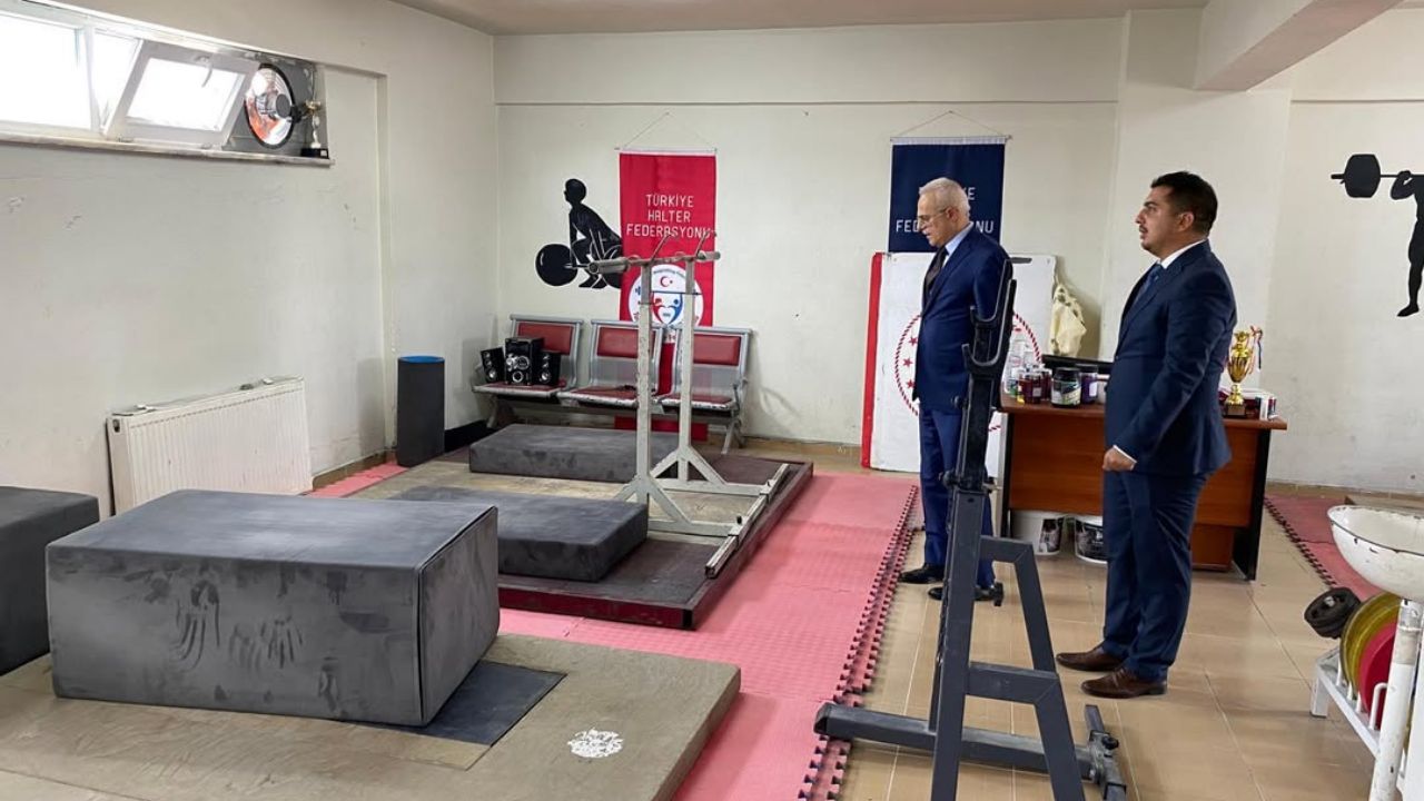 İl Müdürü Zekeriya Arslantürk’ten Cumayeri Spor Tesislerine İnceleme