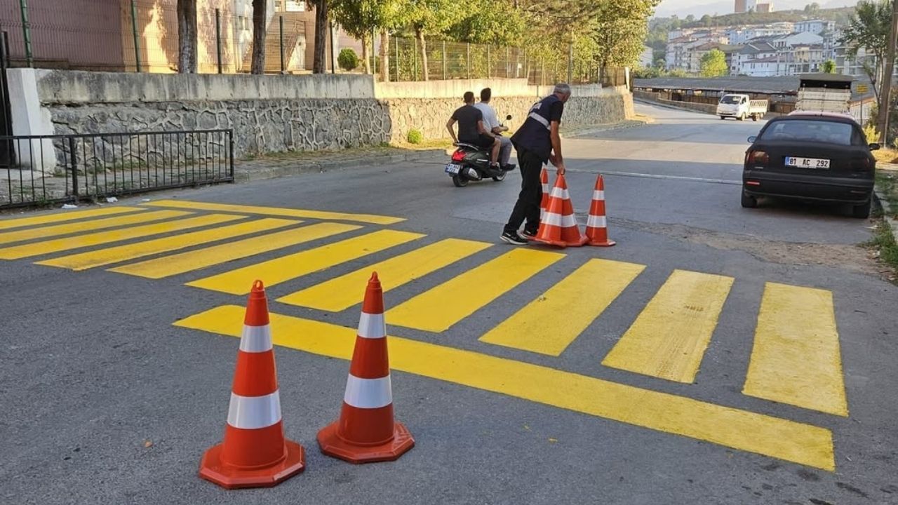 Öğrencilerin Güvenliği İçin Yaya Geçitleri Yenilendi