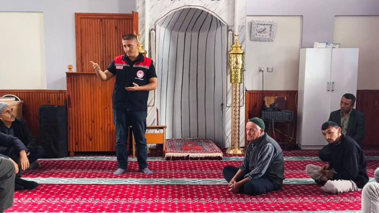 Yığılca Tarım ve Orman Müdürlüğü, Cuma Buluşmalarında Üreticilerle Bir Araya Geldi