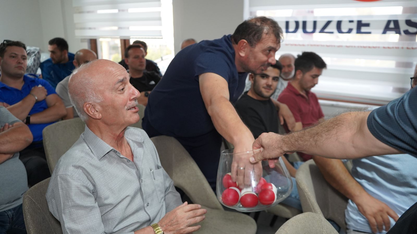 Düzce’de Amatör Liglerde Heyecan Başladı; Kura Çekimi Gerçekleştirildi