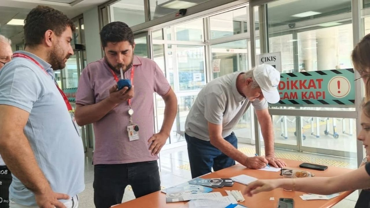 Düzce’de Halk Sağlığı Haftasında Tütünle Mücadele Standı Kuruldu