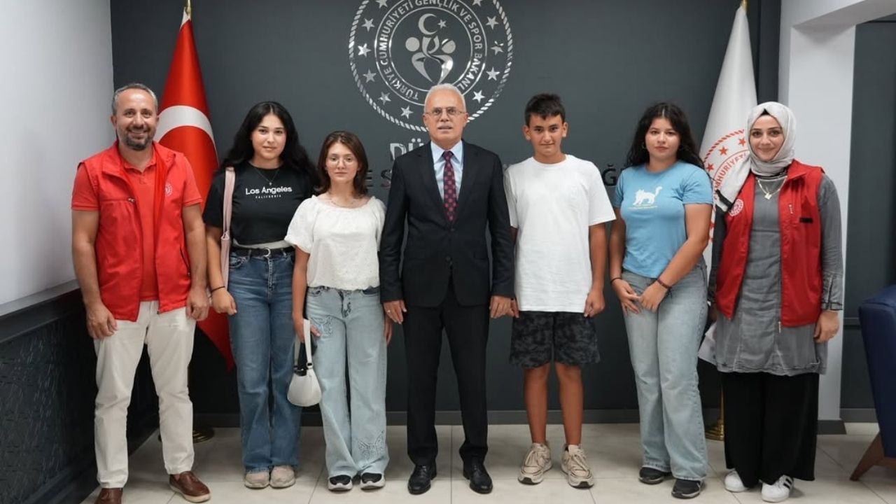 Deneyap Kampına Katılan Düzceli Gençlerden İl Müdürü Arslantürk’e Ziyaret