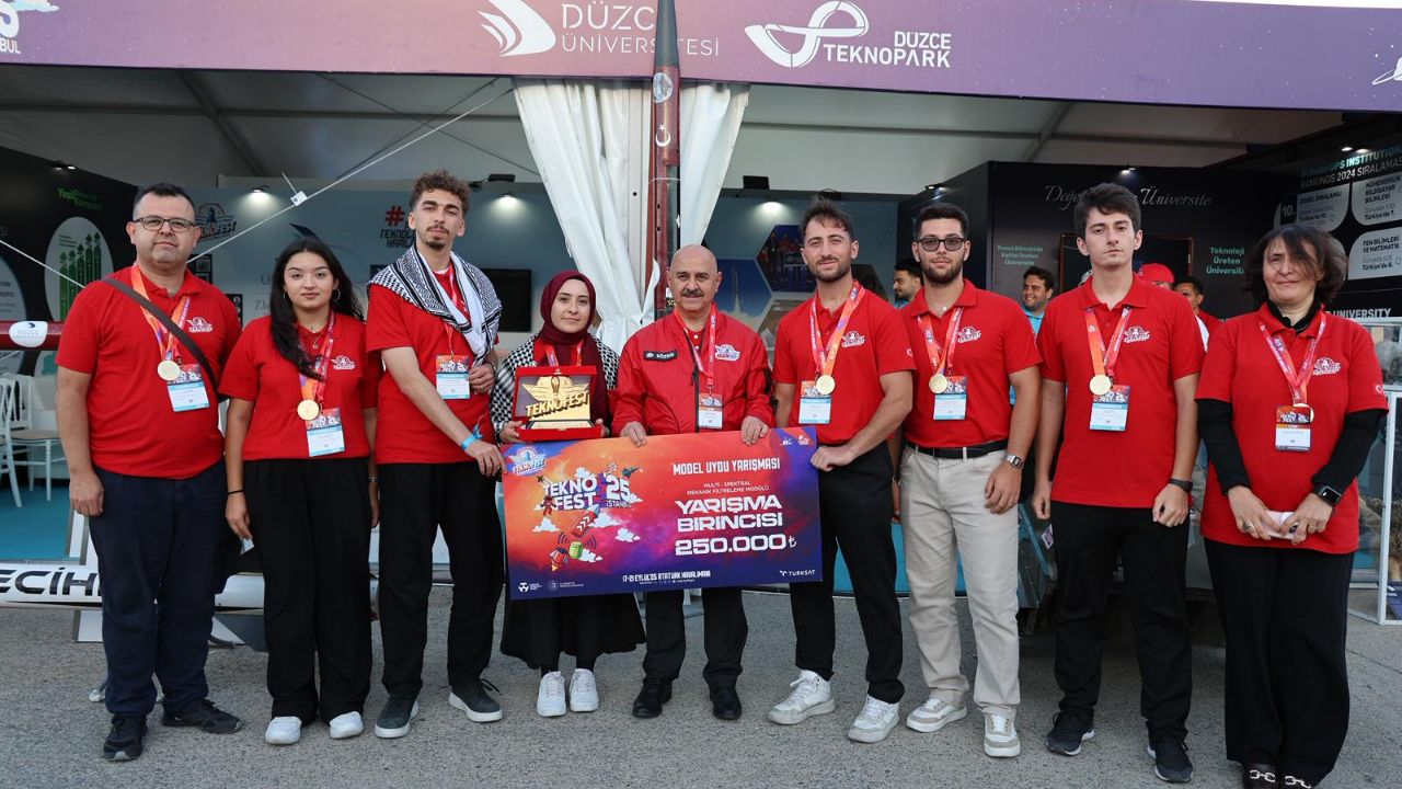 Düzce Üniversitesi Öğrencileri TEKNOFEST 2025’te Zirvede