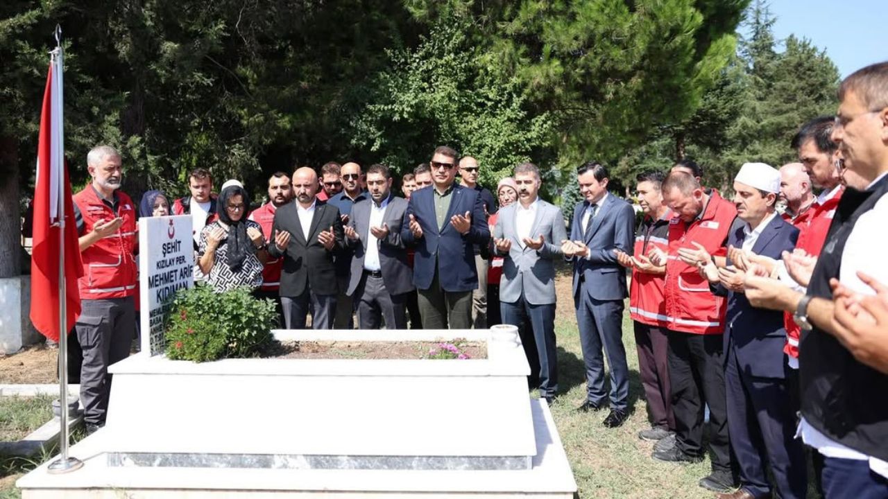 Düzceli Şehit Mehmet Arif Kıdıman Kabri Başında Anıldı