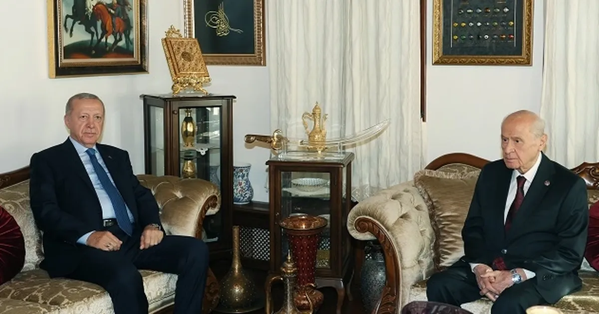 Cumhurbaşkanı Erdoğan, MHP lideri Bahçeli’yi evinde ziyaret etti