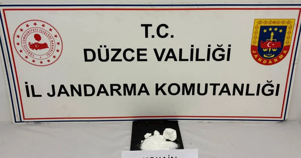 Düzce’de 800 bin liralık kokain ele geçirildi