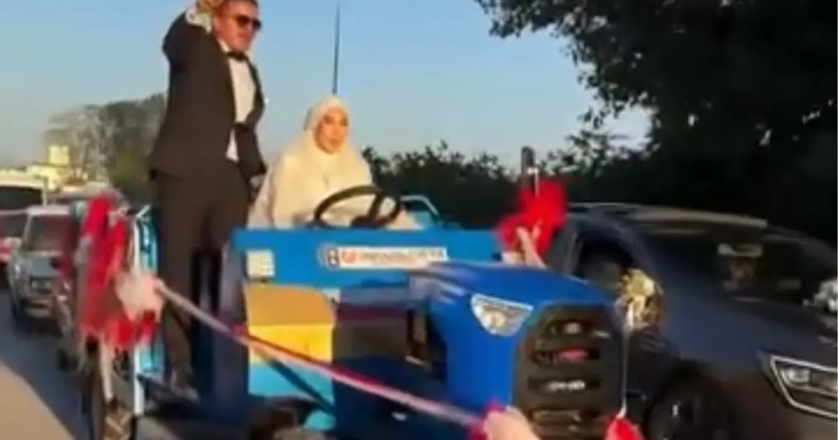 Düzce’de patpat gelin arabası oldu