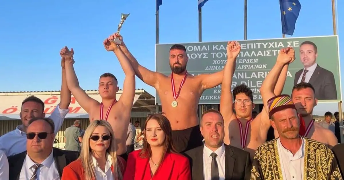 İpsalaspor pehlivanları Yunanistan’dan zaferle döndü