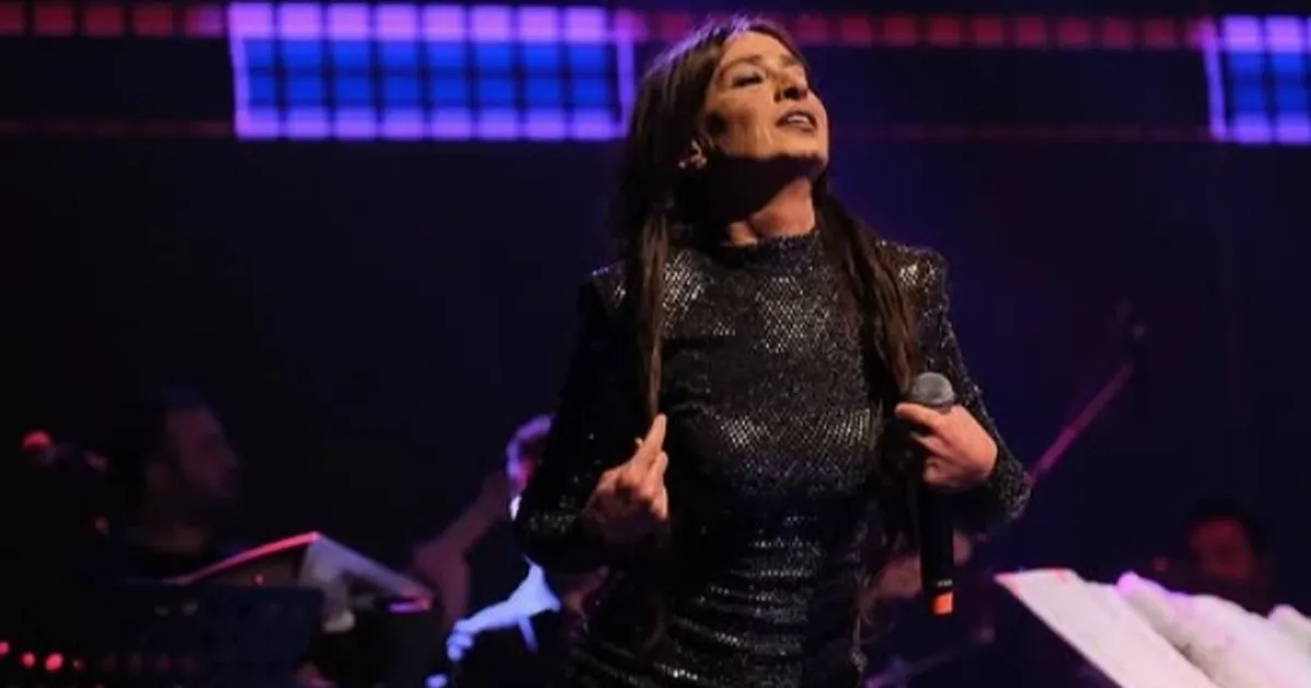 Yıldız Tilbe sahnede fenalaştı