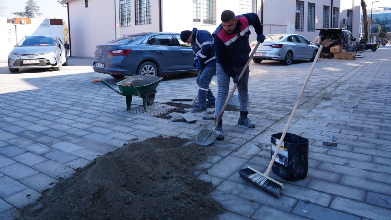 Düzce’de Yollar ve Kaldırımlar Yenileniyor