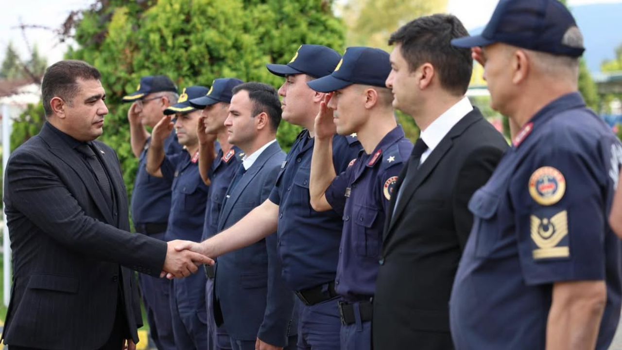 Huzur ve Güven İçin Vali Aslan Jandarma’yı Ziyaret Etti