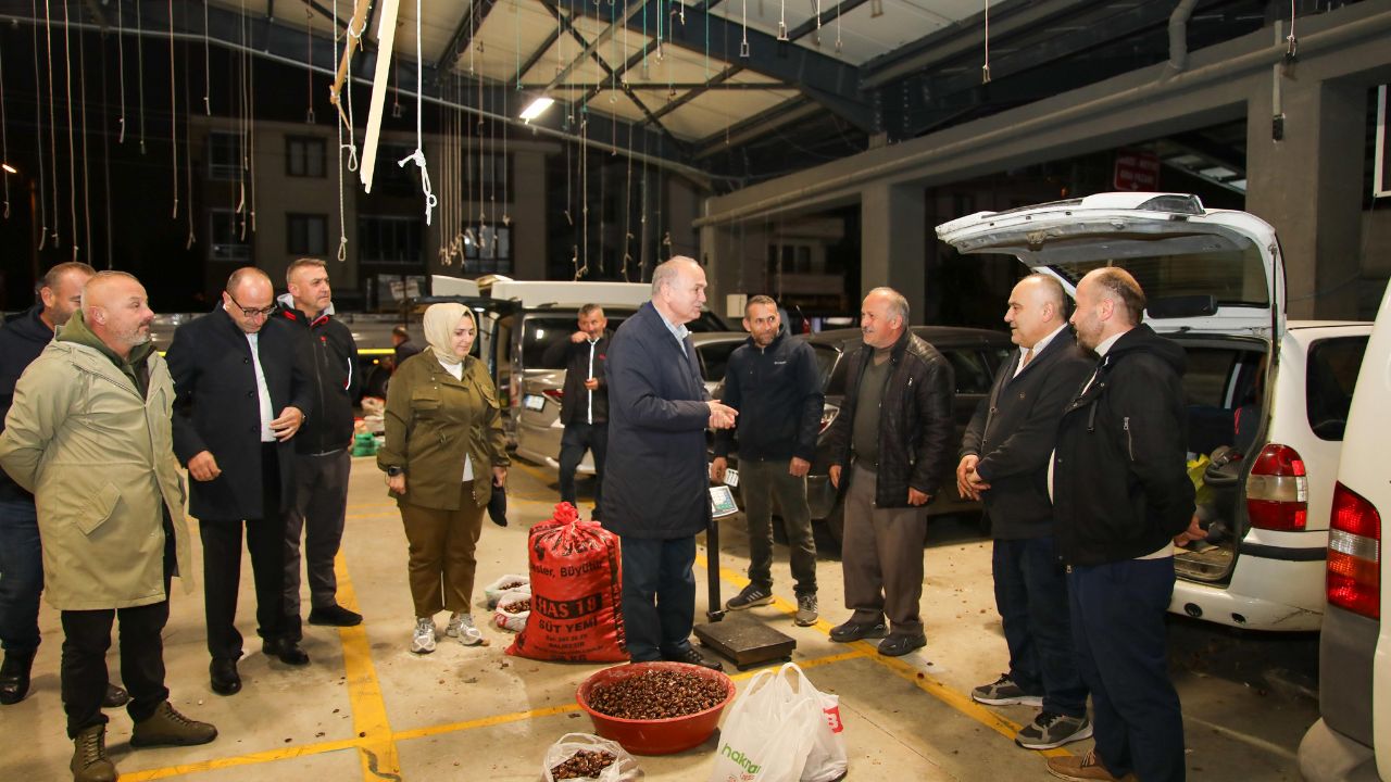 Başkan Özlü, Düzce Kestane Pazarı’nda Esnaflarla Buluştu