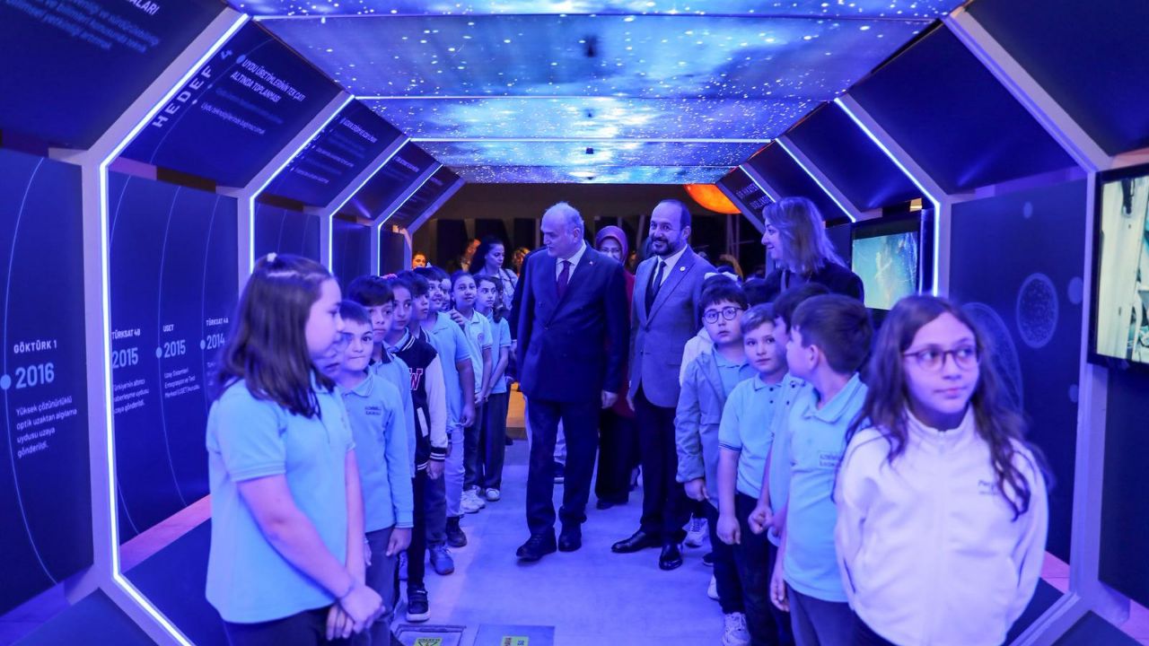 Düzce Bilim Merkezi’nde ”Türkiye’nin Uzay Yolculuğu” Sergisi Açıldı