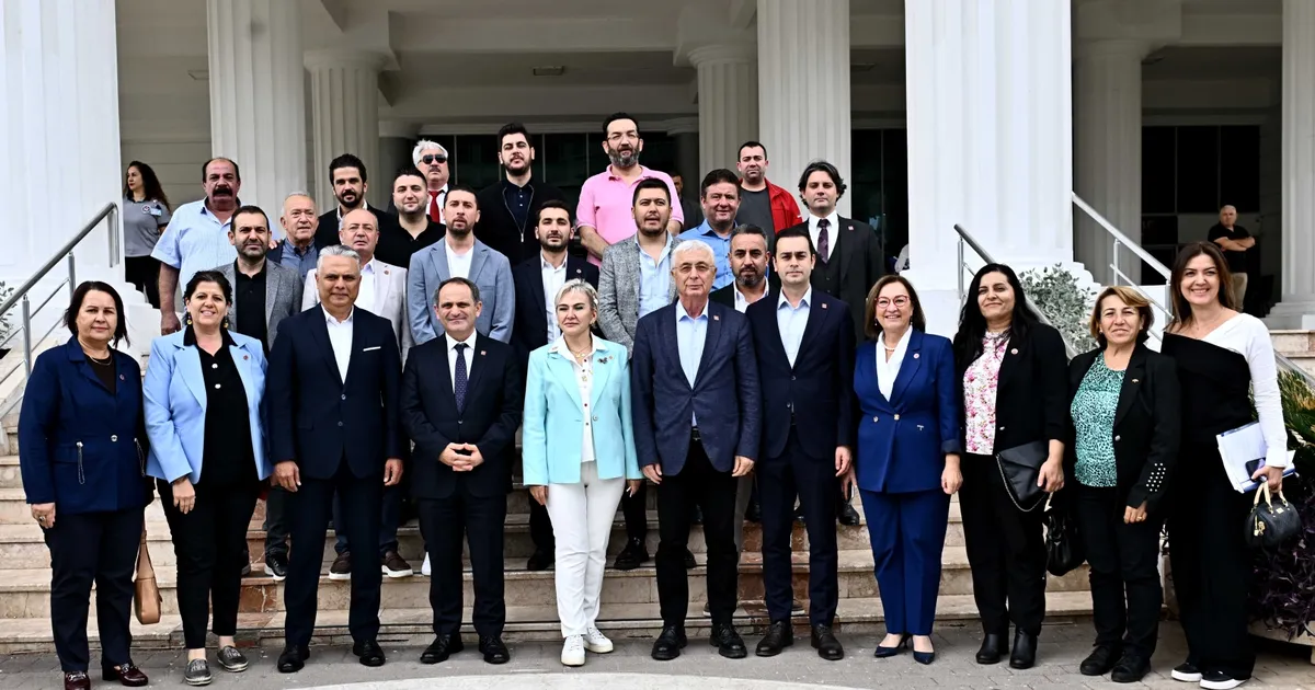 Başkan Uysal: Muratpaşa, bir altı ok belediyesidir