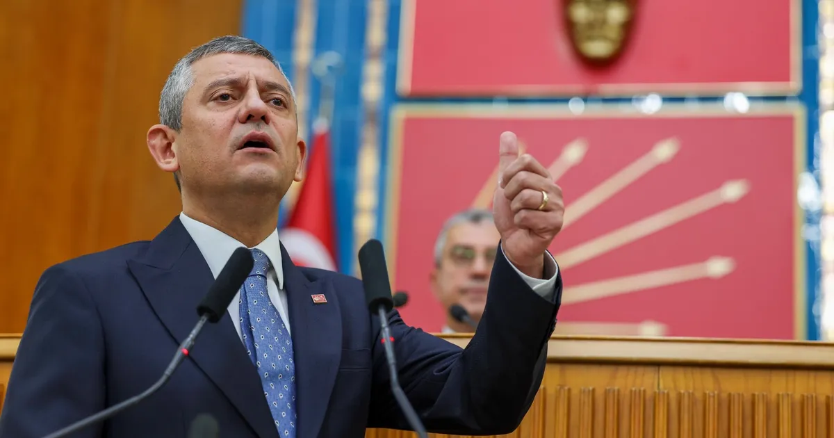 CHP lideri Özel’den komisyon eleştirisi