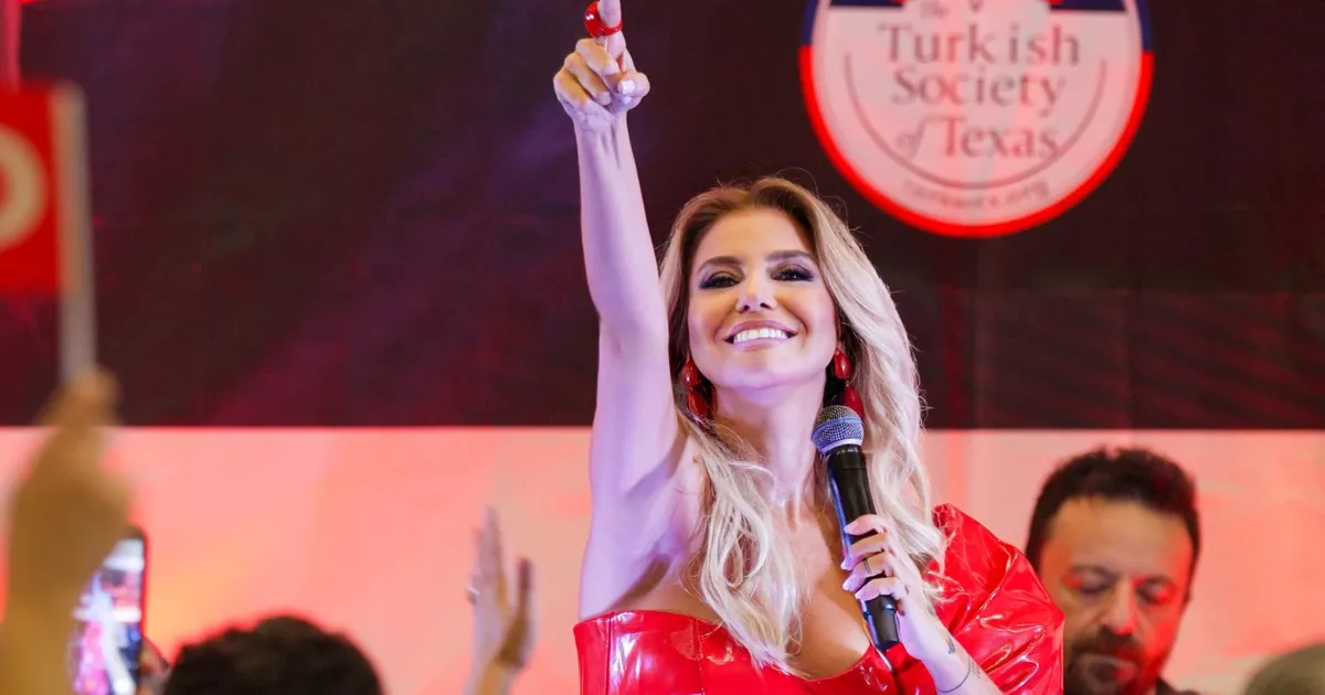 Gülben Ergen Amerika turnesine Dallas’tan başladı