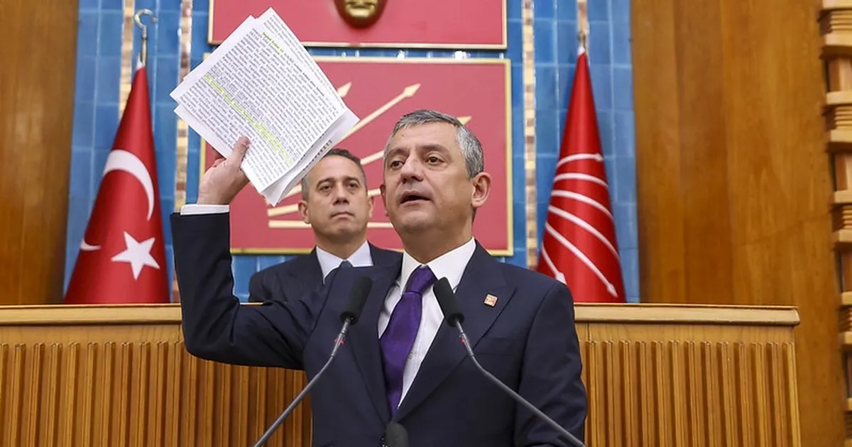 Özgür Özel: Kıbrıs, Türkiye’nin arka bahçesi değil! Ümit Dikbayır CHP’ye katıldı
