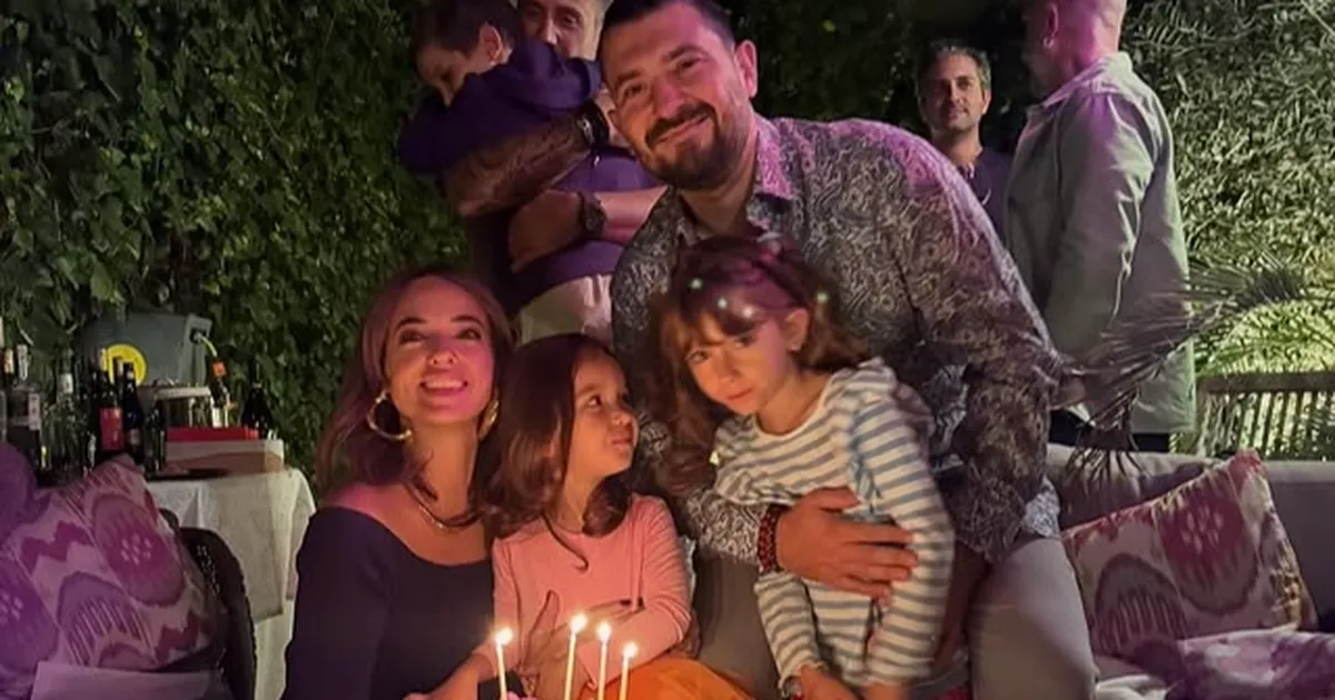 Seda Bakan yeni yaşını ailesi ve dostlarıyla kutladı