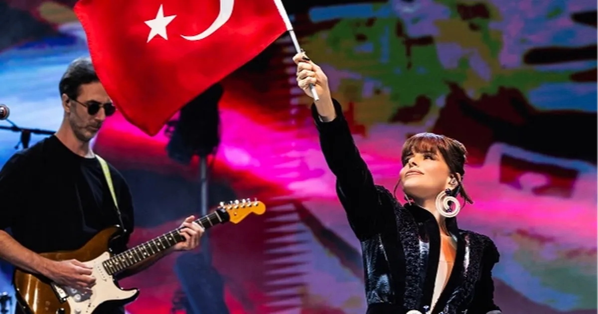 Simge, Cumhuriyet coşkusunu Didim’de yaşattı