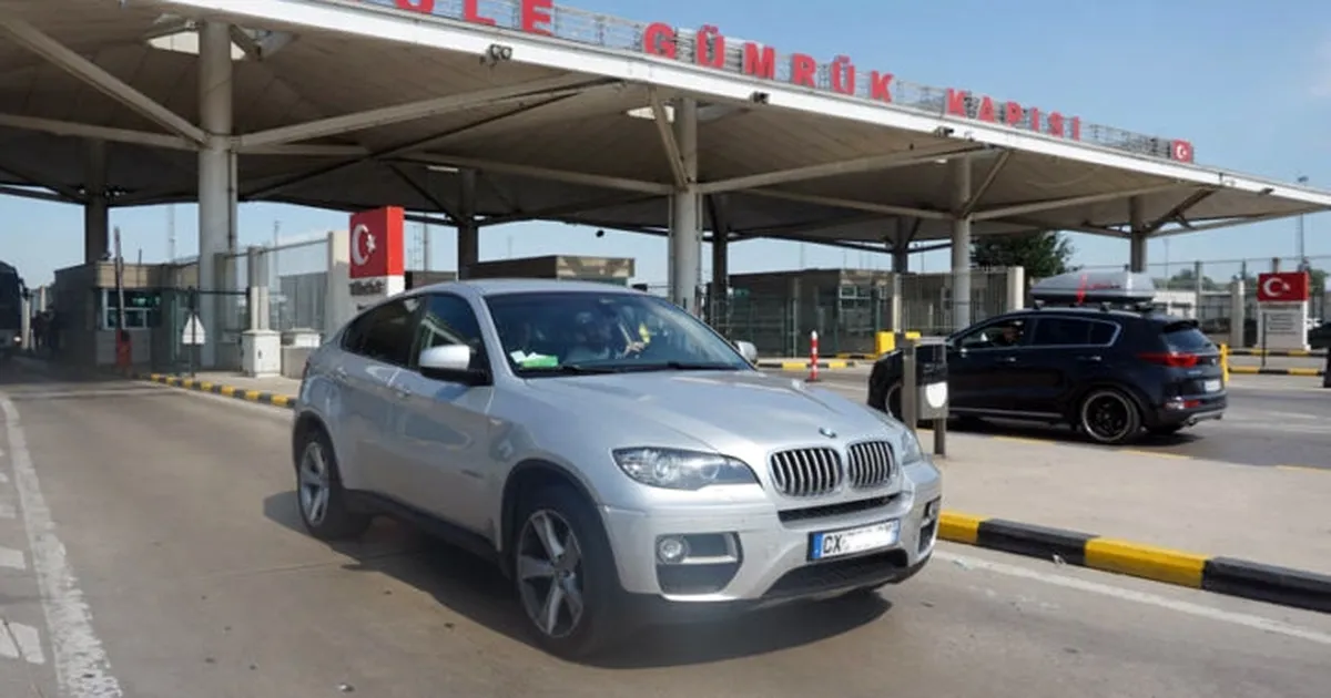 Yabancı plakalı taşıtlara idari para cezalarının tahsiline yeni yönetmelik… Önce öde, sonra geç!