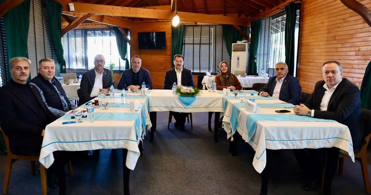 AK Parti Sakarya Teşkilatı yeni projeler için bir araya geldi