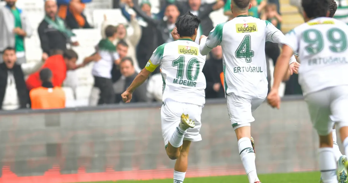Bursaspor son dakika golüyle 2-1 kazandı… Zirveye bir adım kaldı