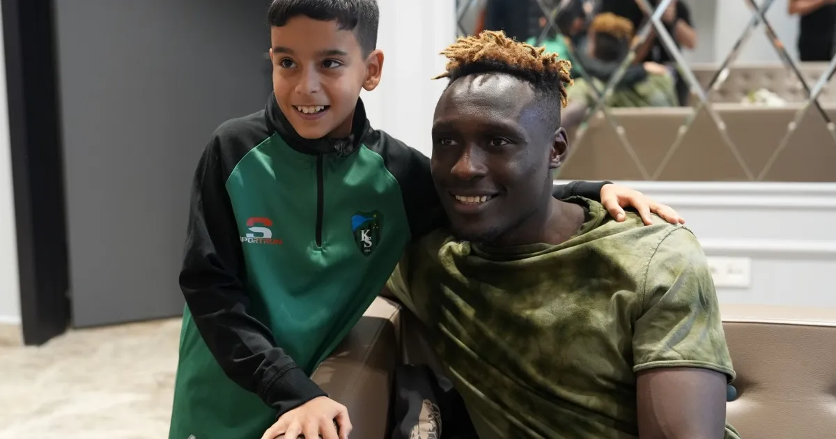 Galatasaray maçının yıldız ismi yeşil-siyahlı taraftarlarla buluştu