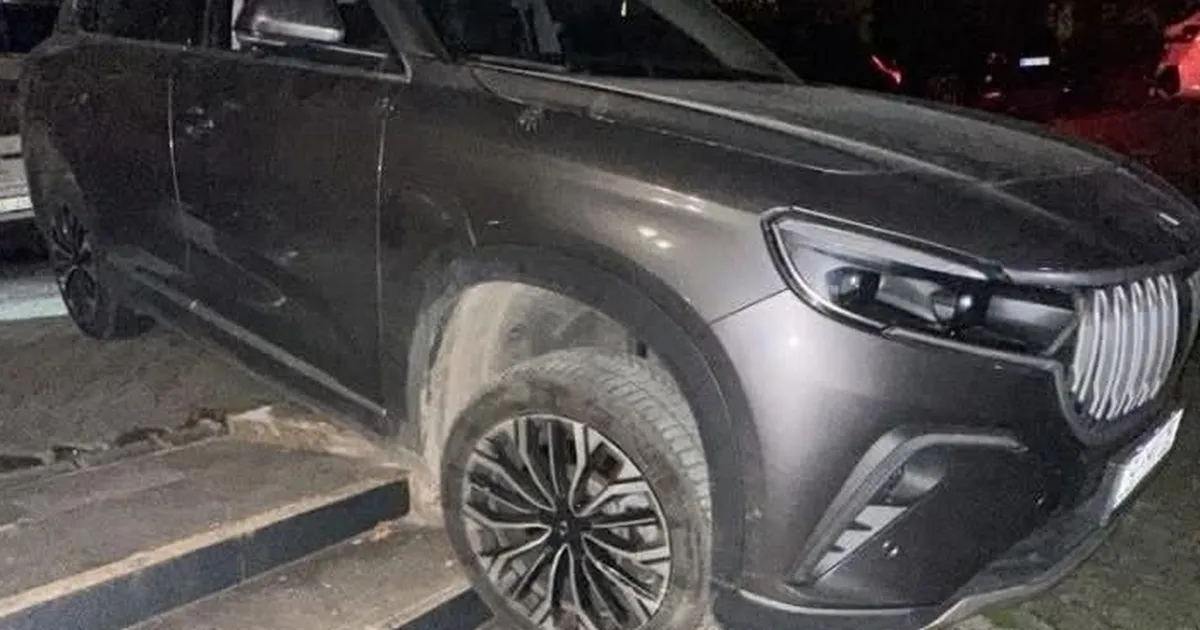 Son anda frenle kurtuldu! Merdivenleri fark etmeyen sürücü ölümden döndü