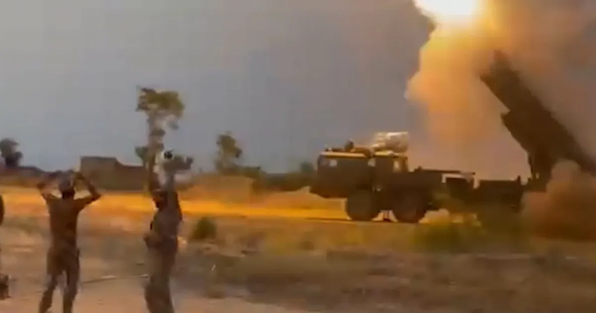 Suriye’ye füze saldırısı! Bir bina yerle bir oldu