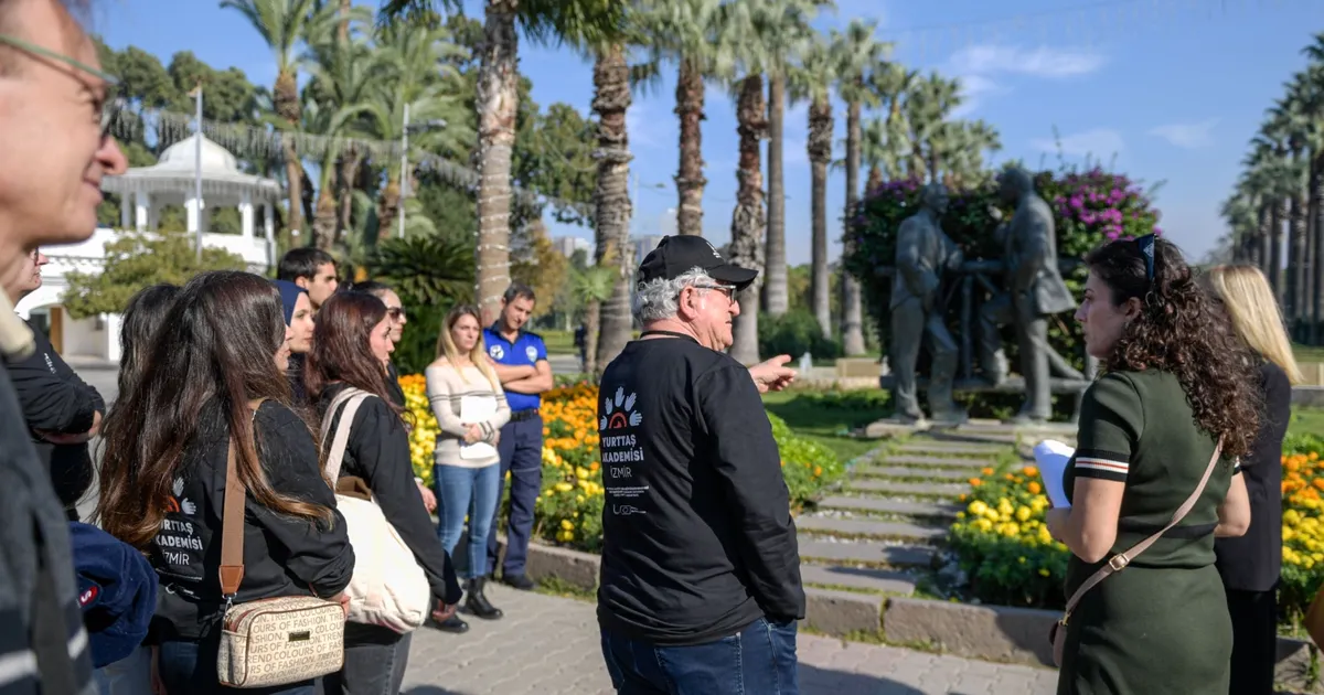 Türkiye’de ilk kez İzmir’de hayata geçirildi… Kent Denetçileri iş başında