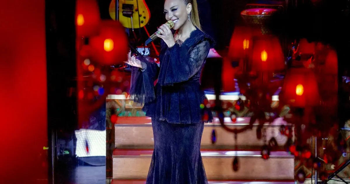 Ziynet Sali’den Muazzez Abacı’ya duygulandıran saygı