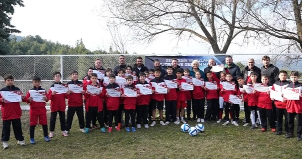 Denizli’de geleceğin yıldızları futbol kampında buluştu