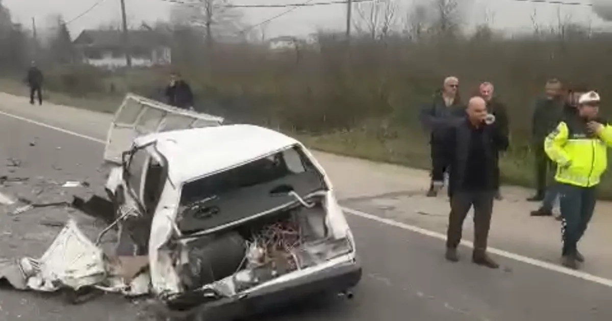 Düzce’de otomobil ile kamyonet çarpıştı: 1 yaralı