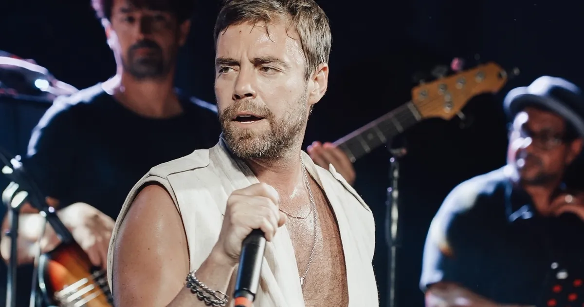 Murat Dalkılıç İstanbul’da rekora koştu! İki kıtada kapalı gişe