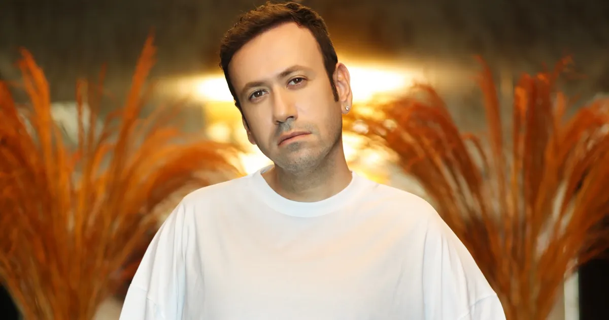 Murat Dalkılıç’tan yılın sürprizi! Sahne ve medya Özgür Aras’a emanet