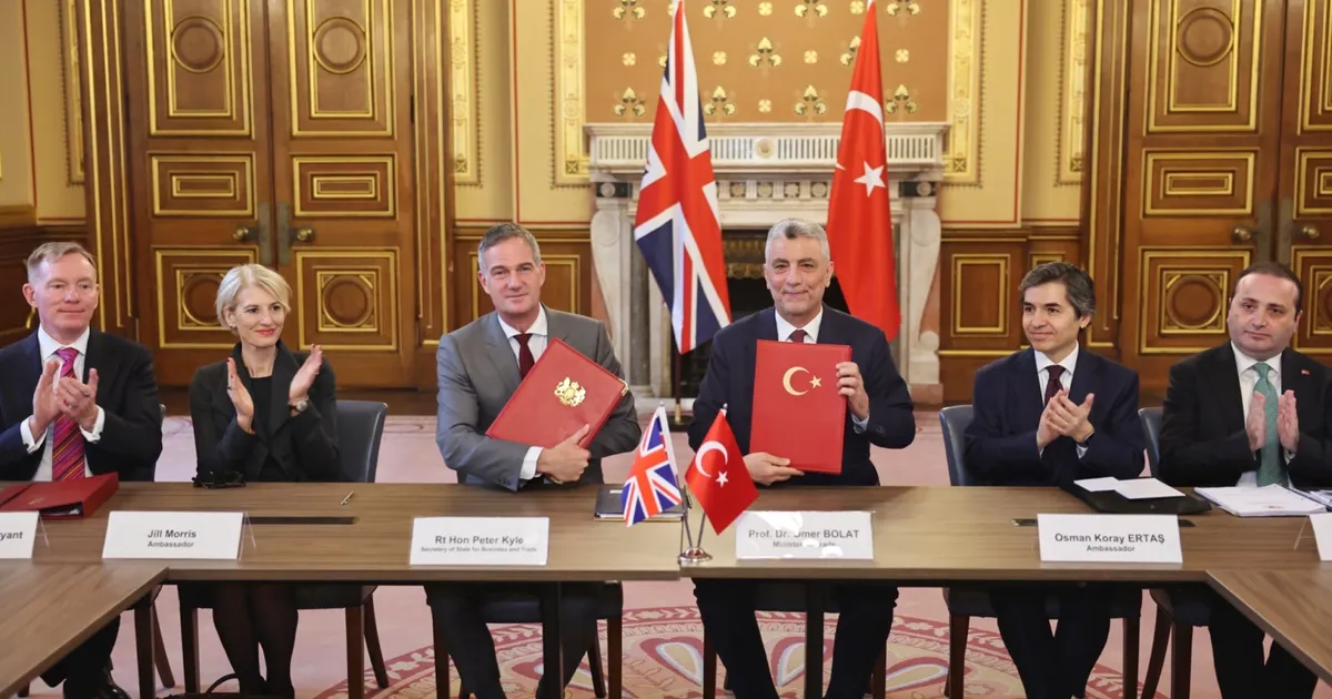 Bakan Bolat: Türkiye-İngiltere ticaretinde hedef 40 milyar dolar