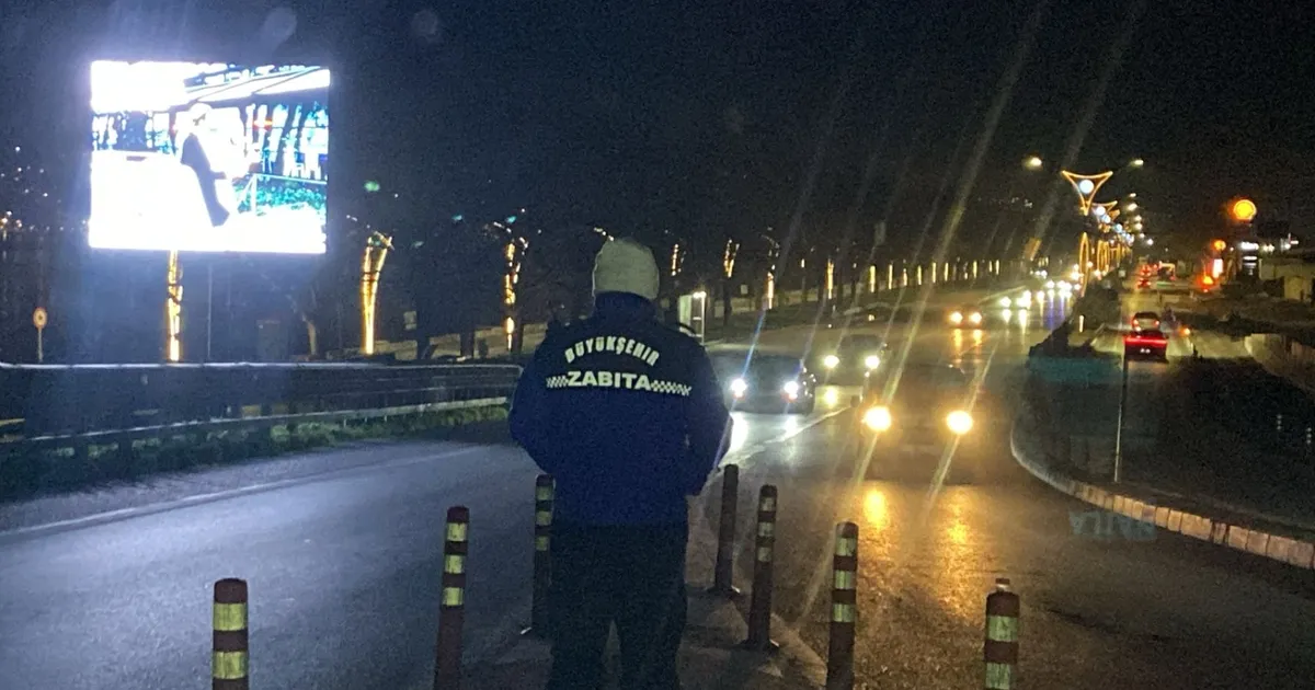 Kocaeli Büyükşehir ekipleri yeni yılda da nöbette