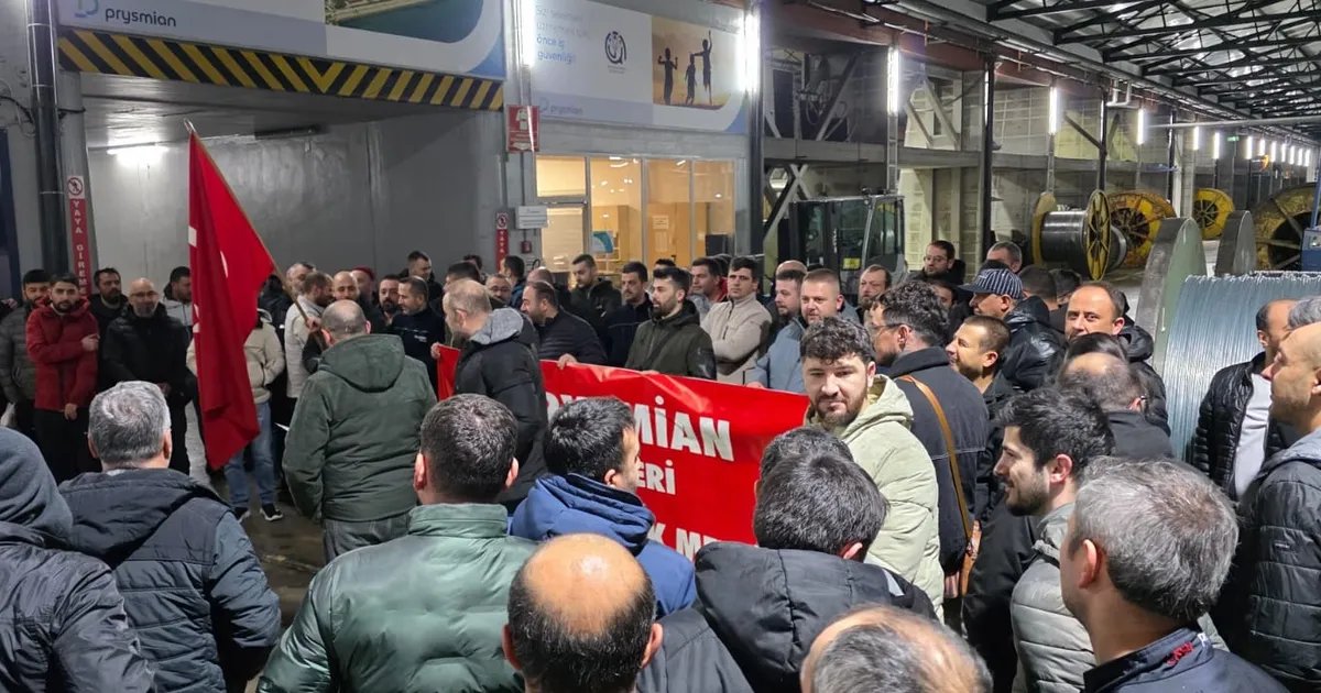 Metal işçileri 4. kez iş bırakıyor! 43 fabrikada üretim 1 saatliğine durdu!