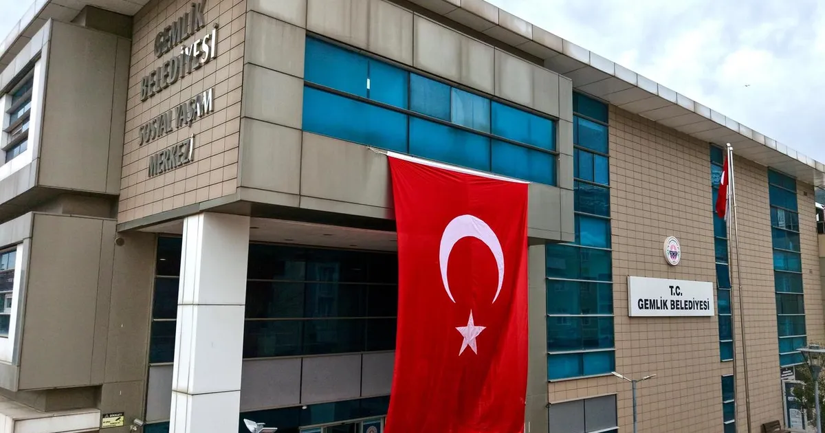 Nusaybin’deki bayrak saldırısına Gemlik’ten tepki