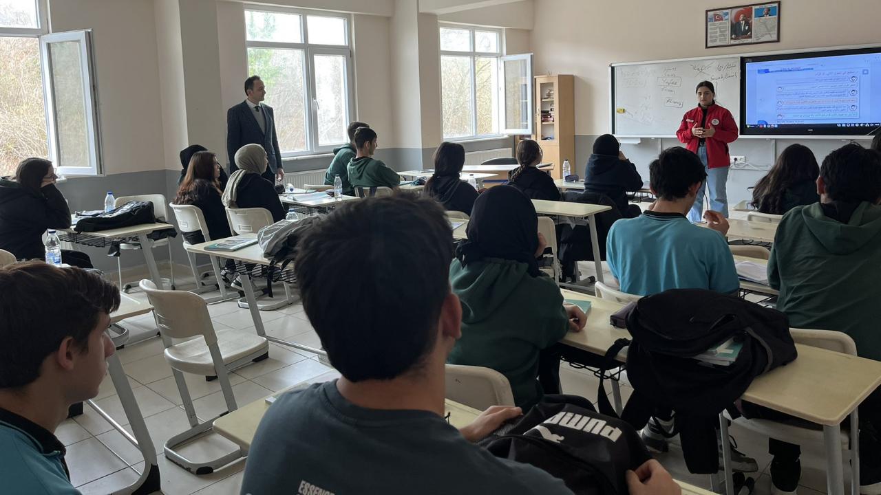 Akçakoca’da Öğrenciler Kültür ve Teknofest Yarışmaları İçin Bilgilendiriliyor