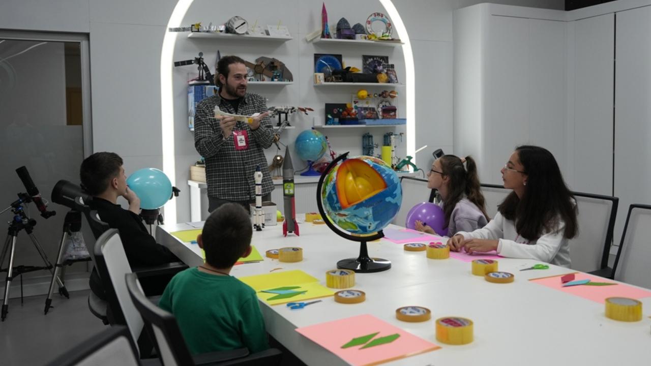 Düzce Belediyesi Bilim Merkezi Şubat Atölyeleri Öğrencilerle Buluşuyor