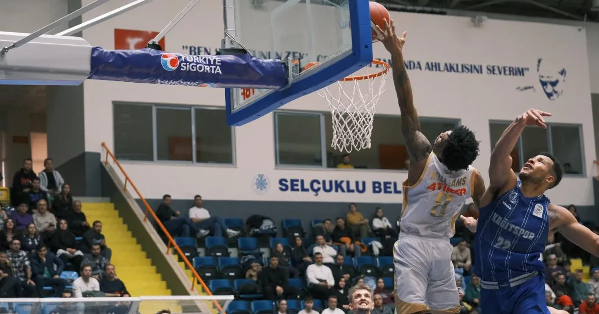 Konya Büyükşehir potada taraftarı önünde güldü