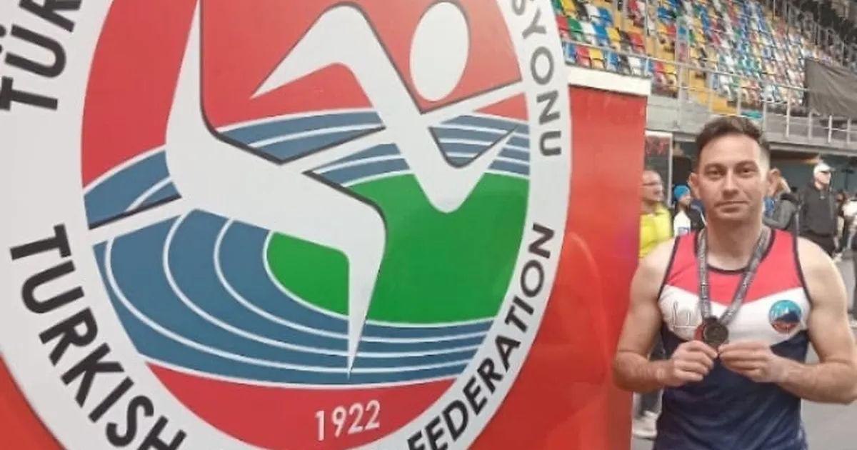 Polis memuru Gökhan Uluman’dan atletizmde üç altın madalya