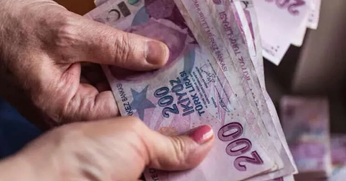 Yaşlı ve engelli aylıkları hesaplara yatırılıyor