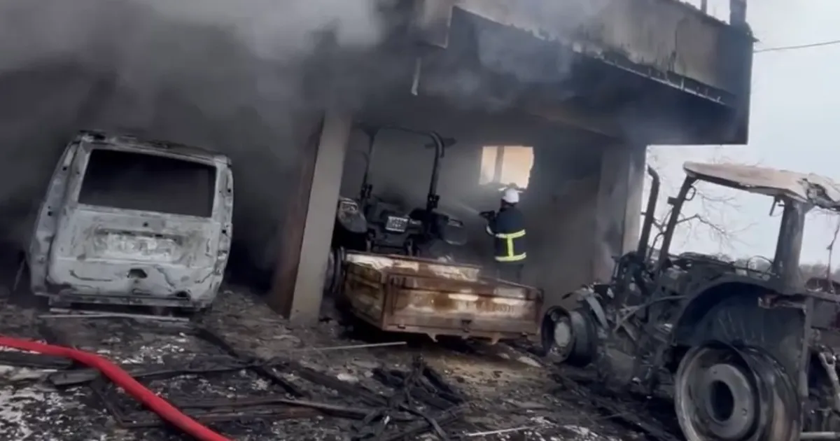 Düzce’de garaj yangınında 6 araç kullanılamaz hale geldi